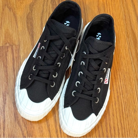 Superga 2630 Stripe Sneaker Black/White Women’s 6 - Picture 1 of 12